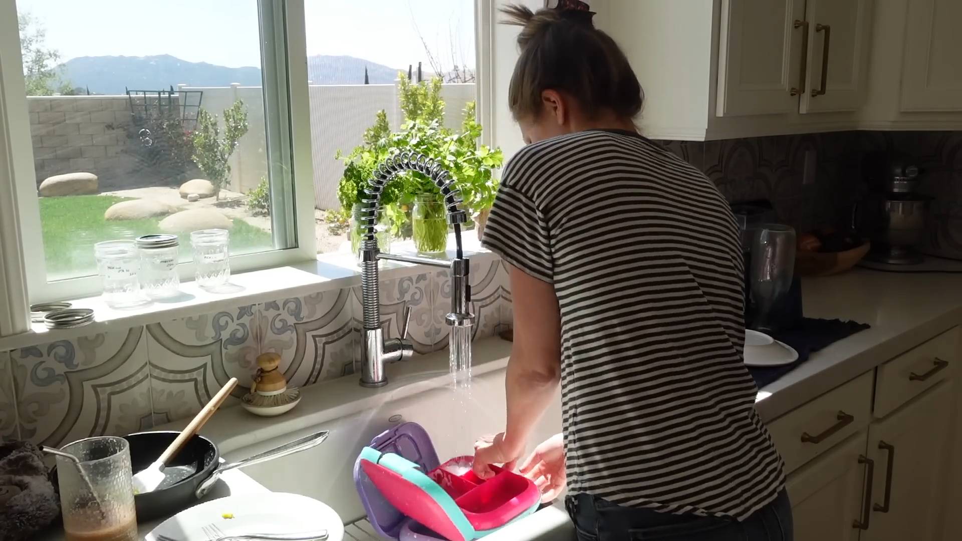 Mom hacks tidy home