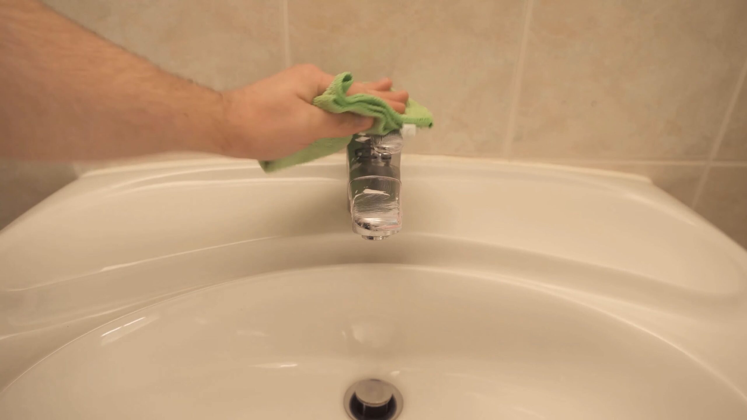 Bathroom Fixture Cleaning Hack