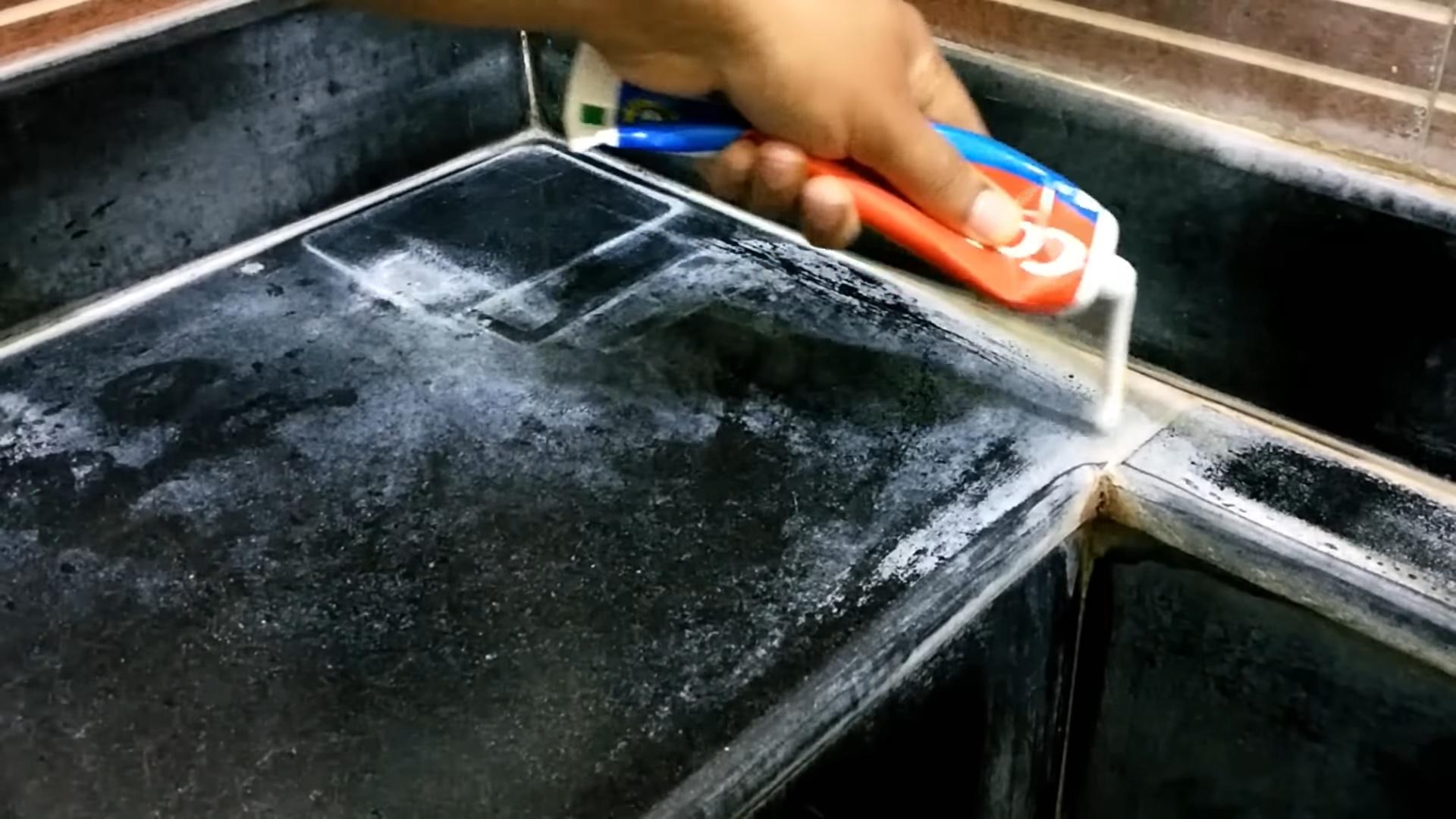 Toothpaste for Bathroom Salt Stains
