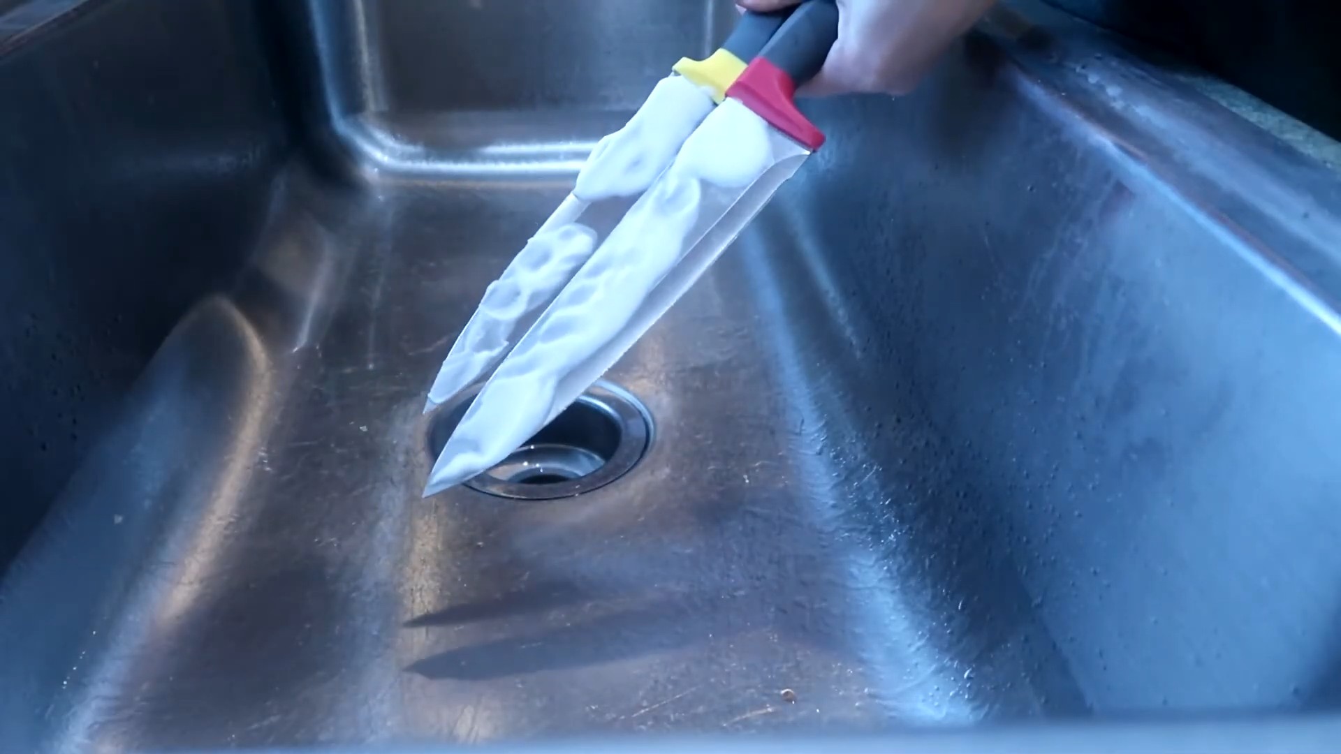 Clean Rusty Knives Baking Soda